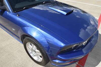 2007 Ford Mustang GT PREMIUM 5SPD MANUAL LTHR FRESH TRADE CLEAN   - Photo 11 - Stafford, TX 77477