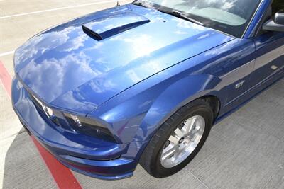 2007 Ford Mustang GT PREMIUM 5SPD MANUAL LTHR FRESH TRADE CLEAN   - Photo 10 - Stafford, TX 77477