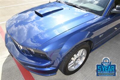 2007 Ford Mustang GT PREMIUM 5SPD MANUAL LTHR FRESH TRADE CLEAN   - Photo 10 - Stafford, TX 77477