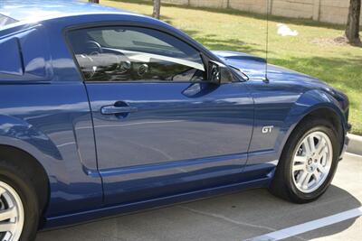 2007 Ford Mustang GT PREMIUM 5SPD MANUAL LTHR FRESH TRADE CLEAN   - Photo 18 - Stafford, TX 77477