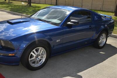 2007 Ford Mustang GT PREMIUM 5SPD MANUAL LTHR FRESH TRADE CLEAN   - Photo 7 - Stafford, TX 77477