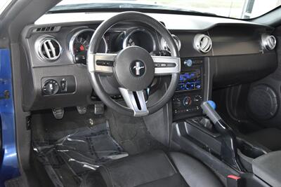 2007 Ford Mustang GT PREMIUM 5SPD MANUAL LTHR FRESH TRADE CLEAN   - Photo 24 - Stafford, TX 77477