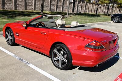 2009 Mercedes-Benz SL 550 LOADED PANO ROOF NAV HTD STS FRESH TRADE   - Photo 23 - Stafford, TX 77477