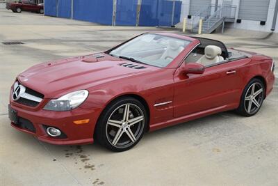 2009 Mercedes-Benz SL 550 LOADED PANO ROOF NAV HTD STS FRESH TRADE   - Photo 10 - Stafford, TX 77477