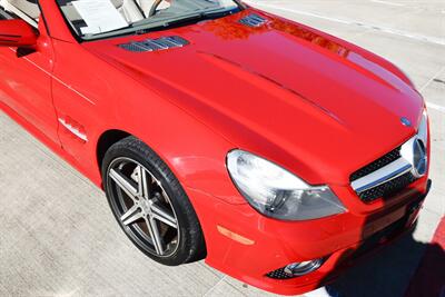 2009 Mercedes-Benz SL 550 LOADED PANO ROOF NAV HTD STS FRESH TRADE   - Photo 15 - Stafford, TX 77477