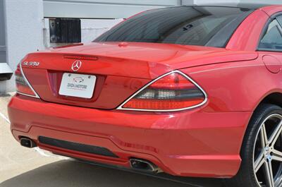 2009 Mercedes-Benz SL 550 LOADED PANO ROOF NAV HTD STS FRESH TRADE   - Photo 33 - Stafford, TX 77477