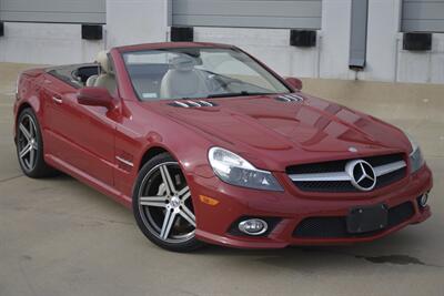 2009 Mercedes-Benz SL 550 LOADED PANO ROOF NAV HTD STS FRESH TRADE   - Photo 2 - Stafford, TX 77477