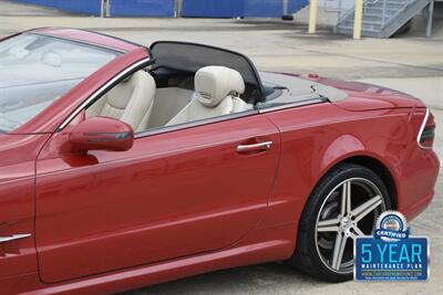 2009 Mercedes-Benz SL 550 LOADED PANO ROOF NAV HTD STS FRESH TRADE   - Photo 18 - Stafford, TX 77477