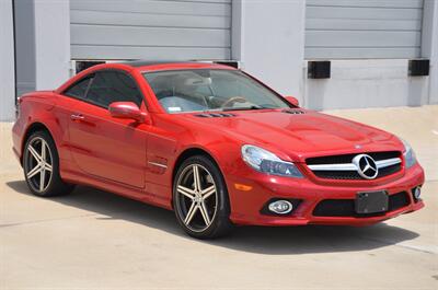 2009 Mercedes-Benz SL 550 LOADED PANO ROOF NAV HTD STS FRESH TRADE   - Photo 7 - Stafford, TX 77477