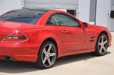 2009 Mercedes-Benz SL 550 LOADED PANO ROOF NAV HTD STS FRESH TRADE   - Photo 30 - Stafford, TX 77477