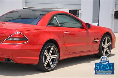 2009 Mercedes-Benz SL 550 LOADED PANO ROOF NAV HTD STS FRESH TRADE   - Photo 30 - Stafford, TX 77477