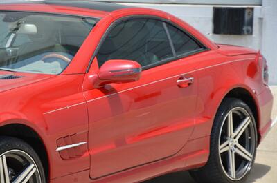 2009 Mercedes-Benz SL 550 LOADED PANO ROOF NAV HTD STS FRESH TRADE   - Photo 16 - Stafford, TX 77477