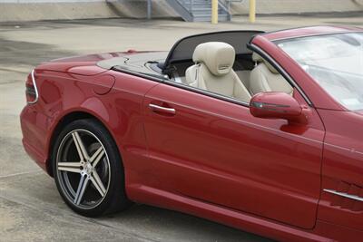 2009 Mercedes-Benz SL 550 LOADED PANO ROOF NAV HTD STS FRESH TRADE   - Photo 17 - Stafford, TX 77477