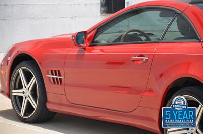 2009 Mercedes-Benz SL 550 LOADED PANO ROOF NAV HTD STS FRESH TRADE   - Photo 31 - Stafford, TX 77477