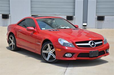 2009 Mercedes-Benz SL 550 LOADED PANO ROOF NAV HTD STS FRESH TRADE   - Photo 3 - Stafford, TX 77477