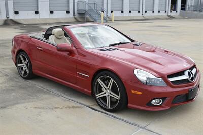 2009 Mercedes-Benz SL 550 LOADED PANO ROOF NAV HTD STS FRESH TRADE   - Photo 9 - Stafford, TX 77477