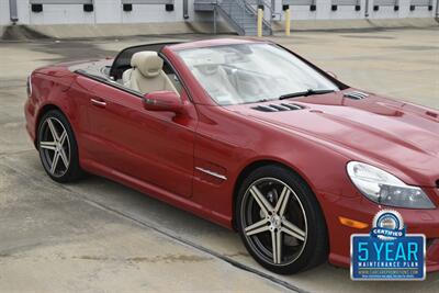 2009 Mercedes-Benz SL 550 LOADED PANO ROOF NAV HTD STS FRESH TRADE   - Photo 13 - Stafford, TX 77477