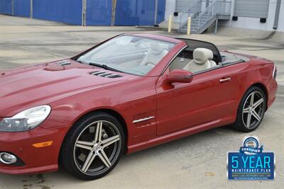 2009 Mercedes-Benz SL 550 LOADED PANO ROOF NAV HTD STS FRESH TRADE   - Photo 14 - Stafford, TX 77477