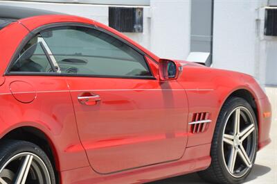 2009 Mercedes-Benz SL 550 LOADED PANO ROOF NAV HTD STS FRESH TRADE   - Photo 32 - Stafford, TX 77477