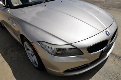 2010 BMW Z4 sDrive30i 48K LOW MILES FRESH TRADE IMMACULATE   - Photo 12 - Stafford, TX 77477