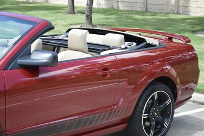 2008 Ford Mustang GT PREMIUM 5SPD MANUAL LTHR PREM WHLS FRESH TRADE   - Photo 10 - Stafford, TX 77477