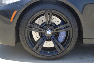 2013 BMW M5 SPORTS TOP LOADED PREM WHLS RECENTLY SERVICED   - Photo 39 - Stafford, TX 77477