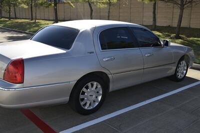 2009 Lincoln Town Car Signature Limited 86K MILES NEW CAR TRADE CLEAN   - Photo 18 - Stafford, TX 77477