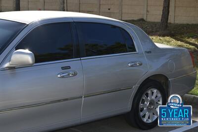 2009 Lincoln Town Car Signature Limited 86K MILES NEW CAR TRADE CLEAN   - Photo 9 - Stafford, TX 77477