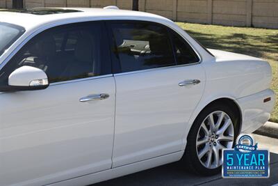 2008 Jaguar XJ8 LUXURY 58K LOW MILES NAV ROOF HTD/AC SEATS CLEAN   - Photo 9 - Stafford, TX 77477