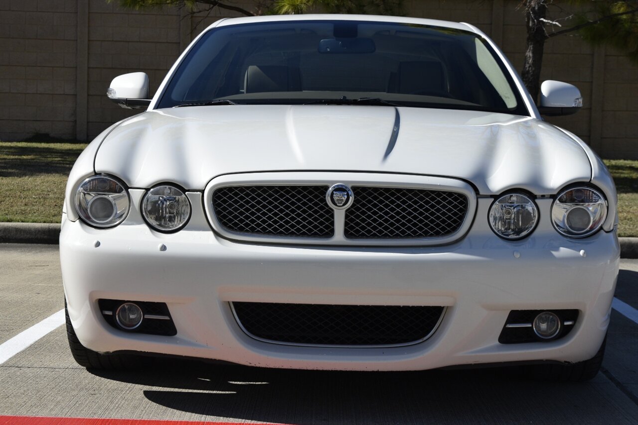 2008 Jaguar XJ Series XJ8 photo 3