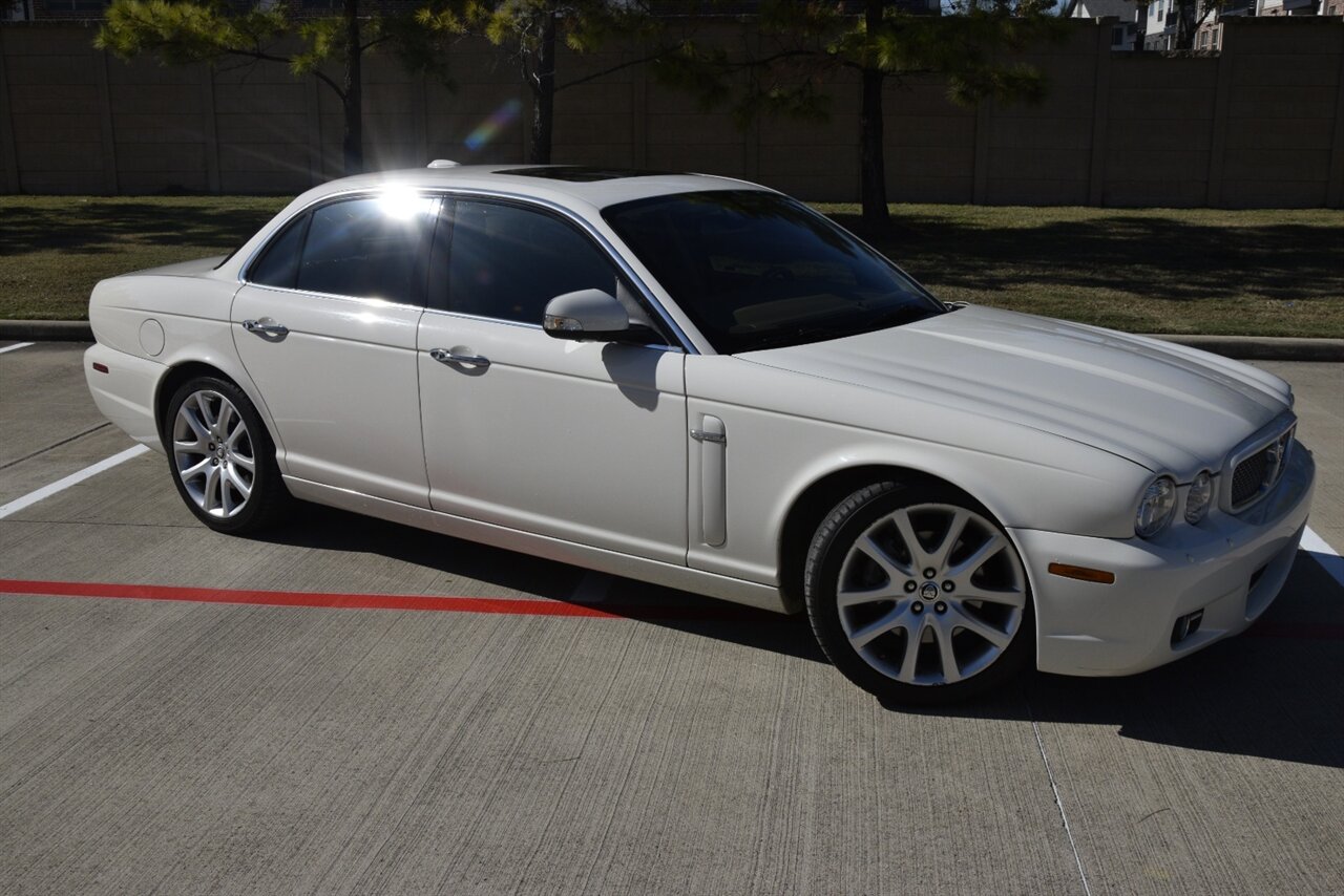 2008 Jaguar XJ Series XJ8 photo 26