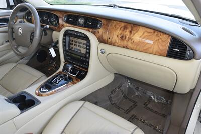 2008 Jaguar XJ8 LUXURY 58K LOW MILES NAV ROOF HTD/AC SEATS CLEAN   - Photo 32 - Stafford, TX 77477