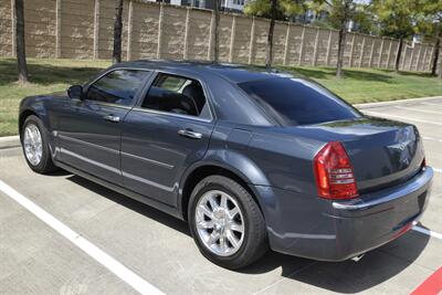 2007 Chrysler 300C V8 HEMI UPTO DATE SRVCS HWY MILES CLEAN   - Photo 17 - Stafford, TX 77477