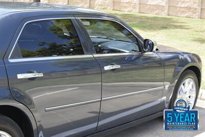 2007 Chrysler 300C V8 HEMI UPTO DATE SRVCS HWY MILES CLEAN   - Photo 20 - Stafford, TX 77477