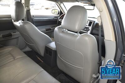2007 Chrysler 300C V8 HEMI UPTO DATE SRVCS HWY MILES CLEAN   - Photo 36 - Stafford, TX 77477