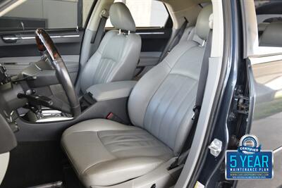 2007 Chrysler 300C V8 HEMI UPTO DATE SRVCS HWY MILES CLEAN   - Photo 34 - Stafford, TX 77477