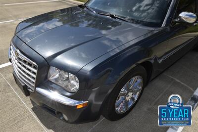2007 Chrysler 300C V8 HEMI UPTO DATE SRVCS HWY MILES CLEAN   - Photo 14 - Stafford, TX 77477