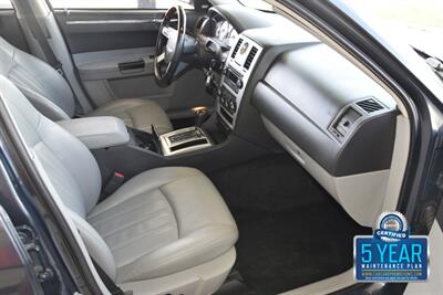 2007 Chrysler 300C V8 HEMI UPTO DATE SRVCS HWY MILES CLEAN   - Photo 33 - Stafford, TX 77477