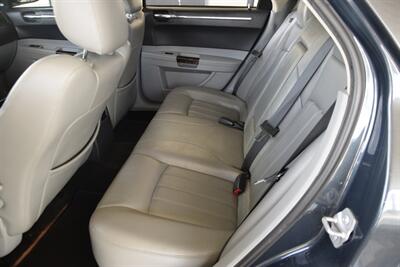 2007 Chrysler 300C V8 HEMI UPTO DATE SRVCS HWY MILES CLEAN   - Photo 37 - Stafford, TX 77477
