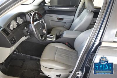 2007 Chrysler 300C V8 HEMI UPTO DATE SRVCS HWY MILES CLEAN   - Photo 32 - Stafford, TX 77477