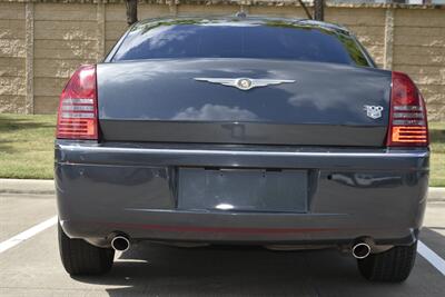 2007 Chrysler 300C V8 HEMI UPTO DATE SRVCS HWY MILES CLEAN   - Photo 22 - Stafford, TX 77477