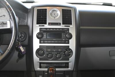 2007 Chrysler 300C V8 HEMI UPTO DATE SRVCS HWY MILES CLEAN   - Photo 29 - Stafford, TX 77477