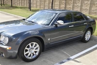 2007 Chrysler 300C V8 HEMI UPTO DATE SRVCS HWY MILES CLEAN   - Photo 11 - Stafford, TX 77477