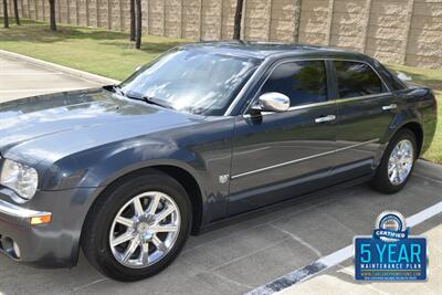 2007 Chrysler 300C V8 HEMI UPTO DATE SRVCS HWY MILES CLEAN   - Photo 11 - Stafford, TX 77477