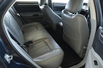 2007 Chrysler 300C V8 HEMI UPTO DATE SRVCS HWY MILES CLEAN   - Photo 38 - Stafford, TX 77477