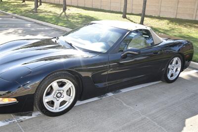 1998 Chevrolet Corvette CONVERTIBLE 6SPD MANUAL FRESH TRADE IN CLEAN   - Photo 5 - Stafford, TX 77477