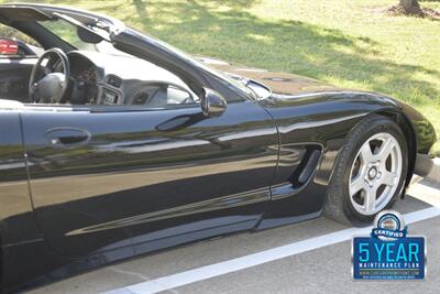 1998 Chevrolet Corvette CONVERTIBLE 6SPD MANUAL FRESH TRADE IN CLEAN   - Photo 17 - Stafford, TX 77477