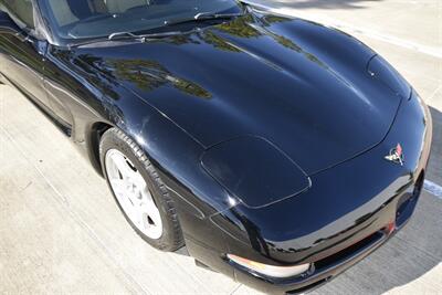 1998 Chevrolet Corvette CONVERTIBLE 6SPD MANUAL FRESH TRADE IN CLEAN   - Photo 9 - Stafford, TX 77477