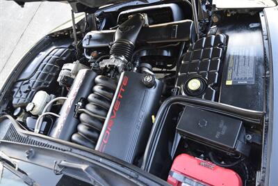 1998 Chevrolet Corvette CONVERTIBLE 6SPD MANUAL FRESH TRADE IN CLEAN   - Photo 30 - Stafford, TX 77477
