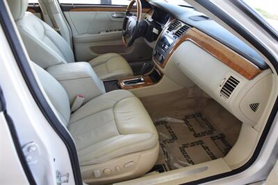 2011 Cadillac DTS PLATINUM COLLECTION HWY MILES LOADED FRESH TRADE   - Photo 31 - Stafford, TX 77477
